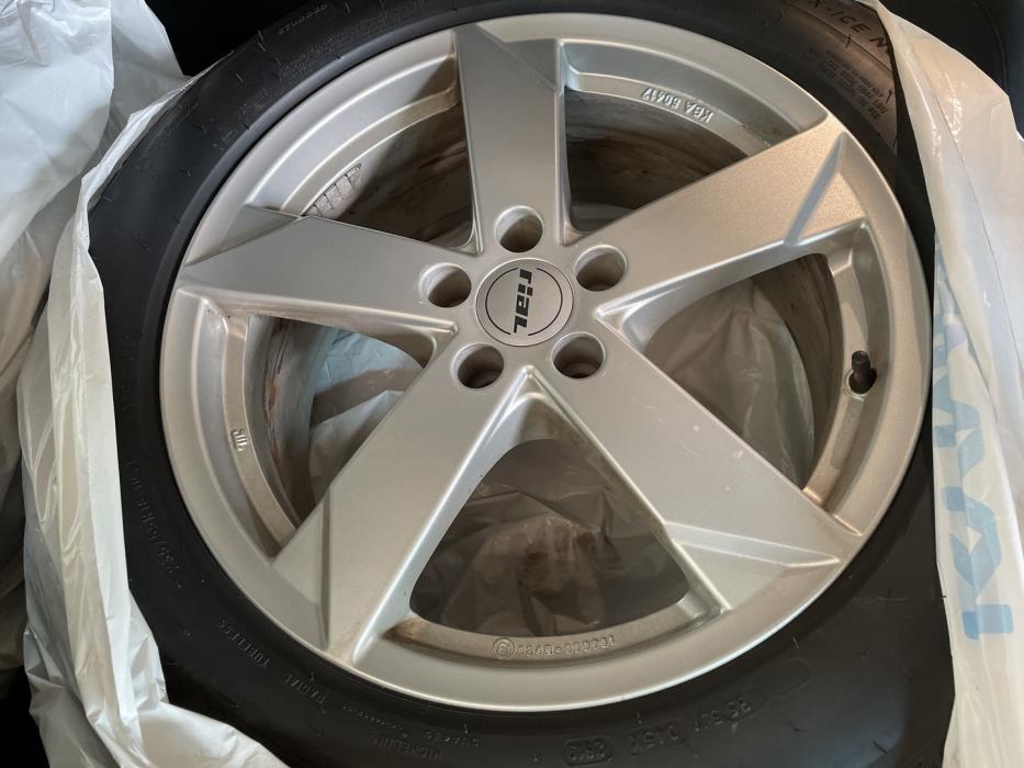 VOLVO XC40 2021