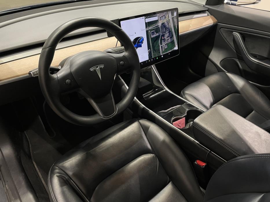TESLA Model 3 2020