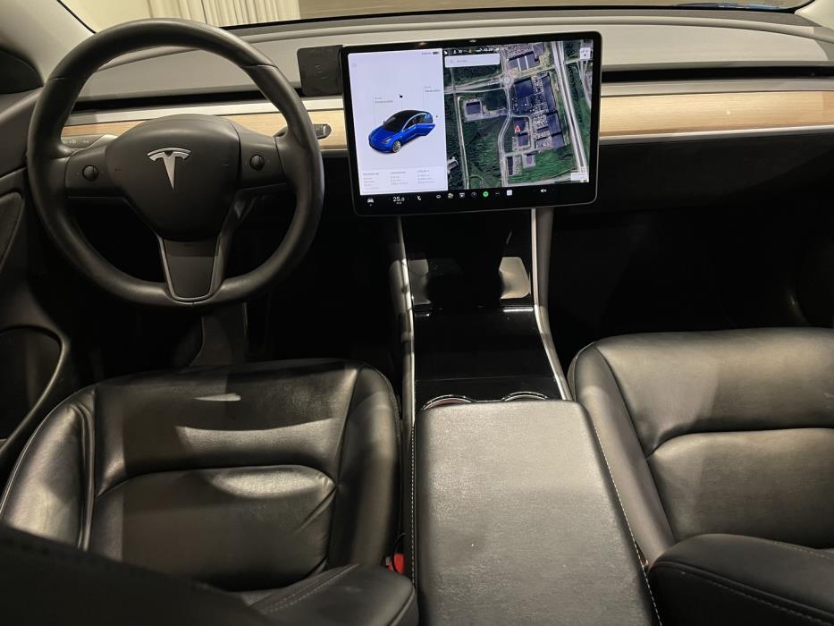 TESLA Model 3 2020