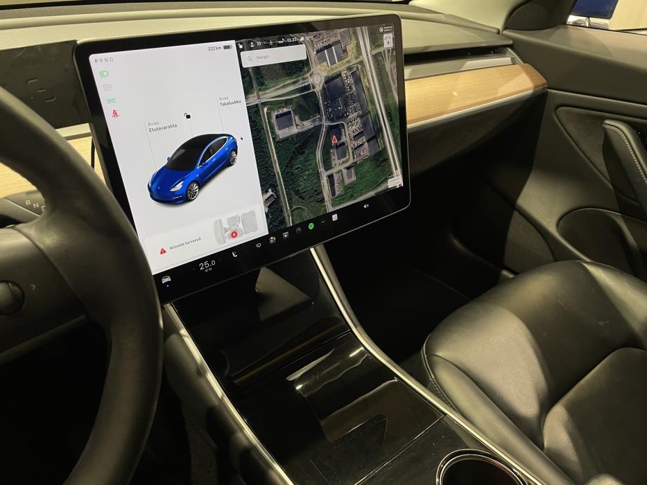 TESLA Model 3 2020