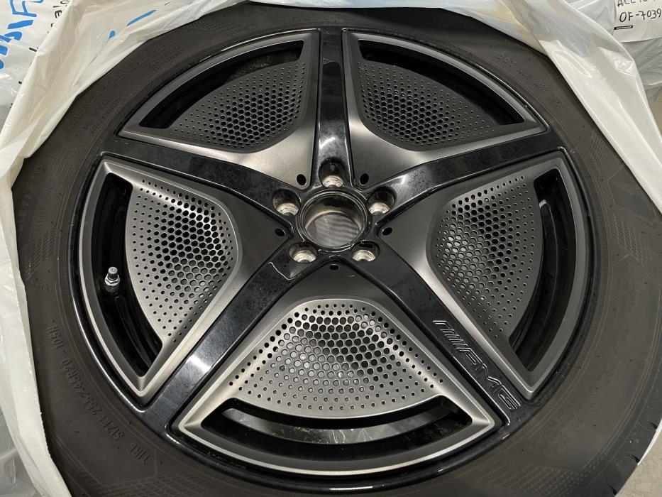 MERCEDES-BENZ EQE SUV 2023