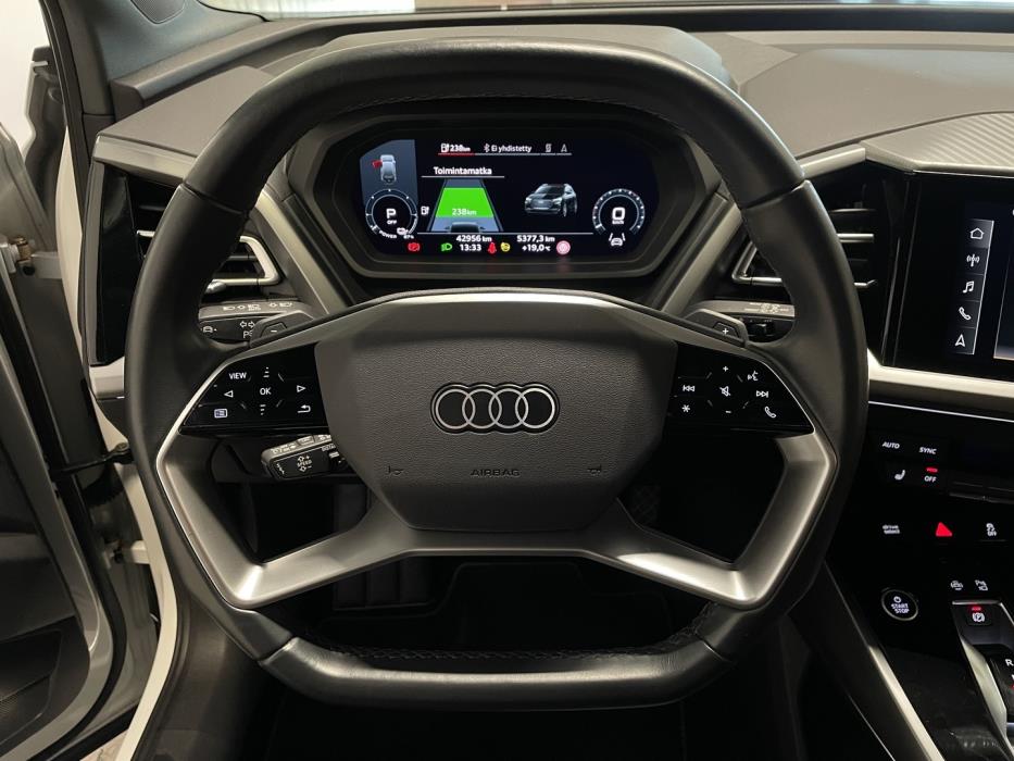 AUDI Q4 e-tron 2022