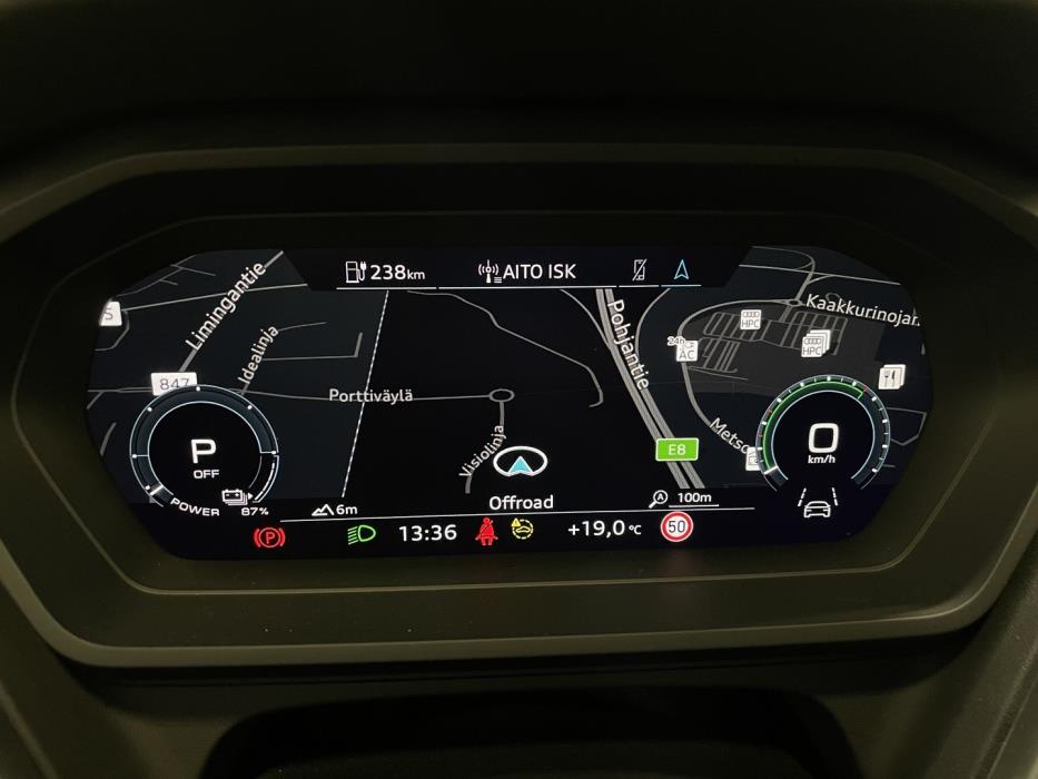AUDI Q4 e-tron 2022