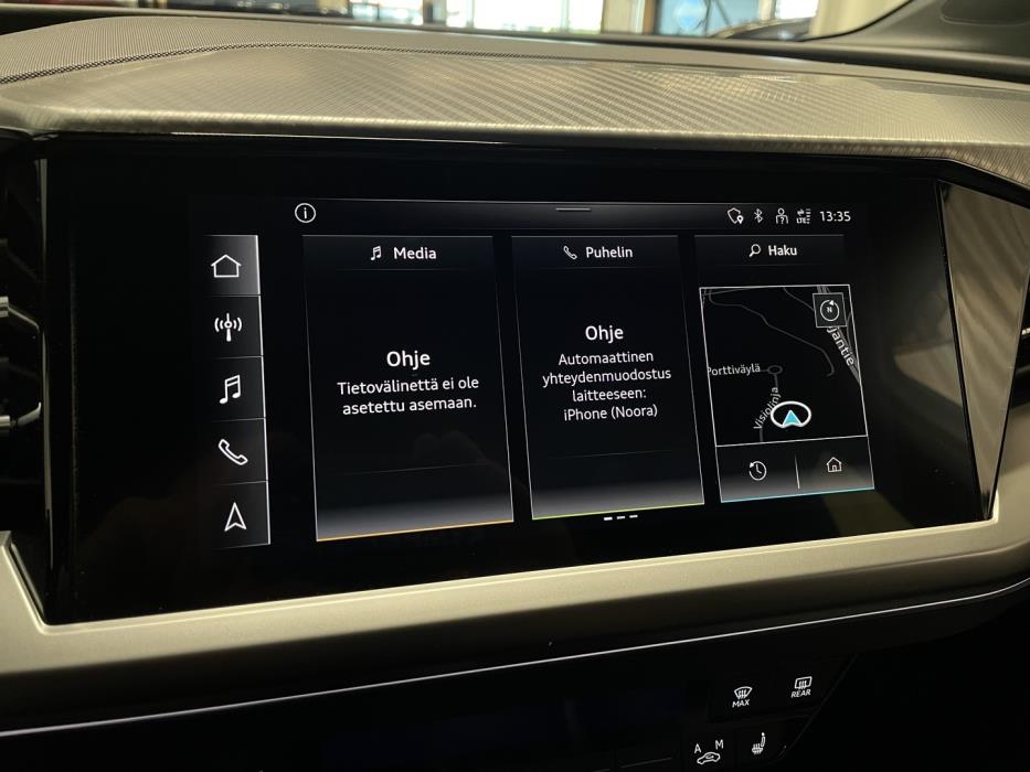 AUDI Q4 e-tron 2022