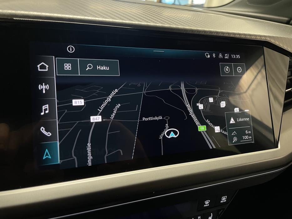 AUDI Q4 e-tron 2022