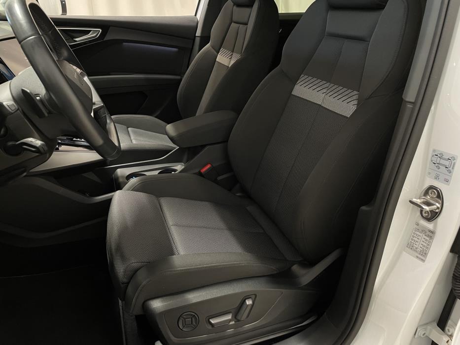 AUDI Q4 e-tron 2022