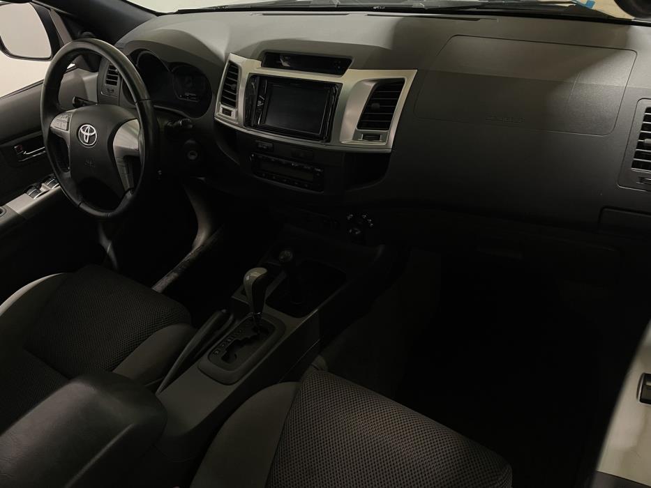 TOYOTA Hilux 2012