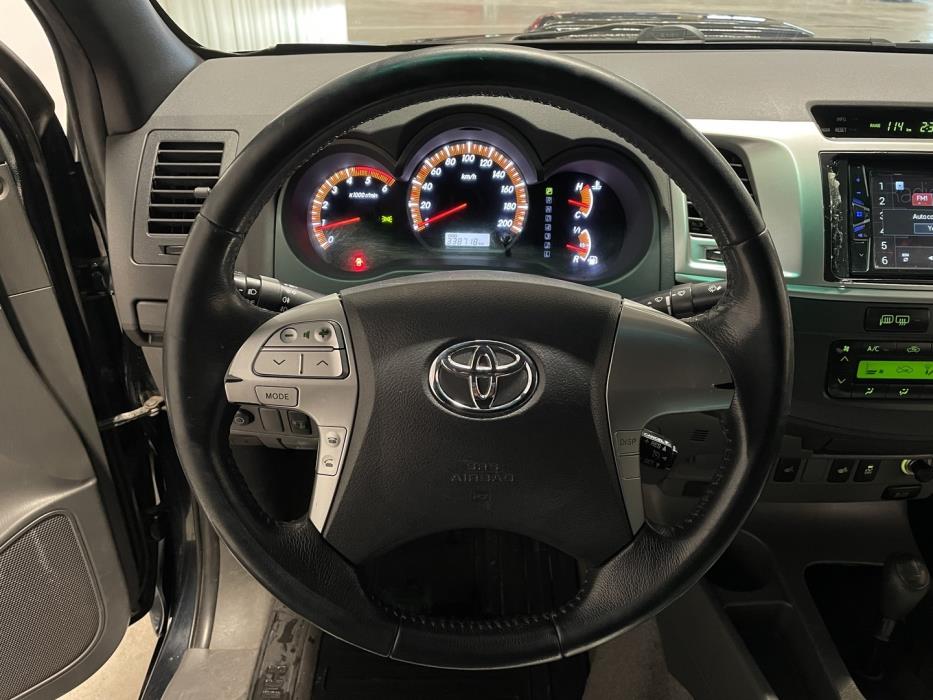 TOYOTA Hilux 2012
