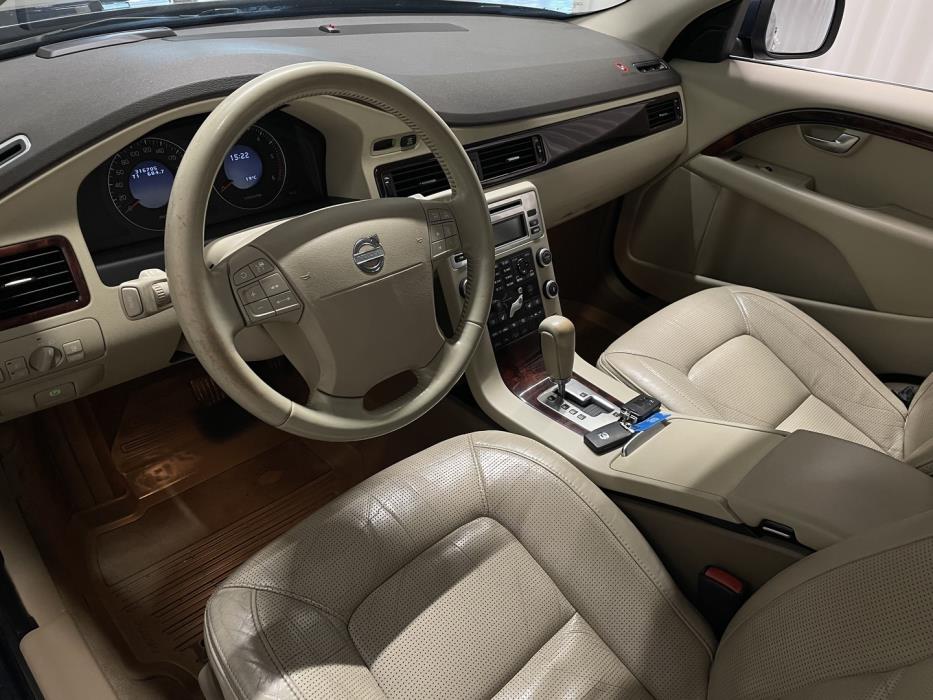 VOLVO XC70 2008
