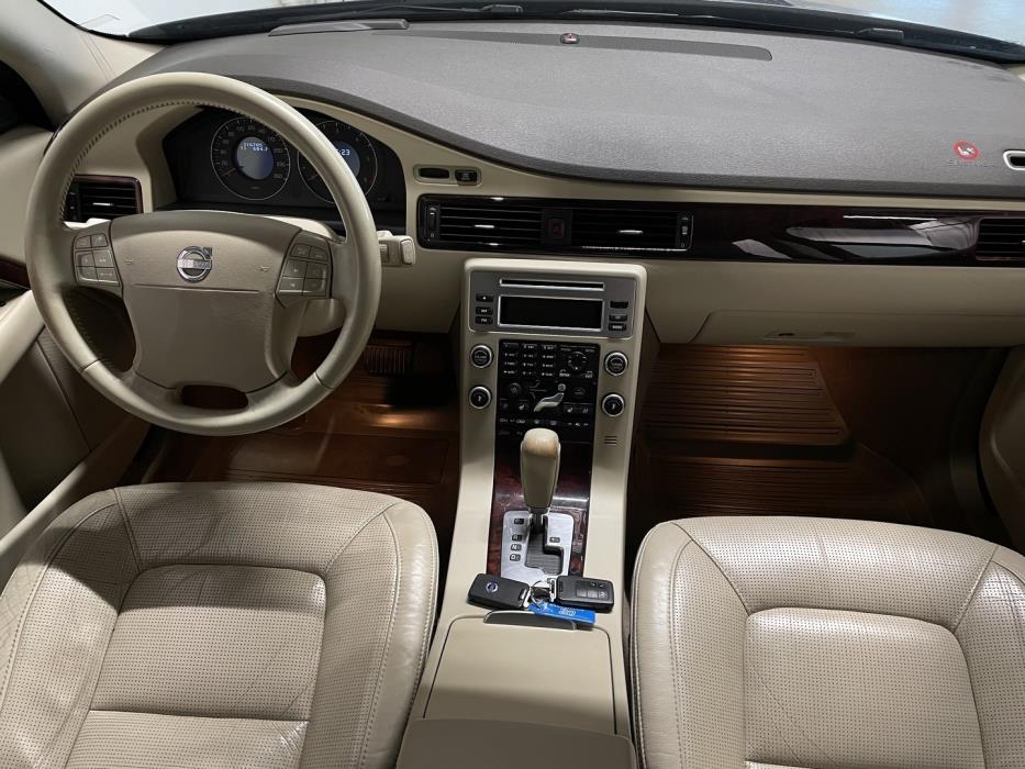VOLVO XC70 2008