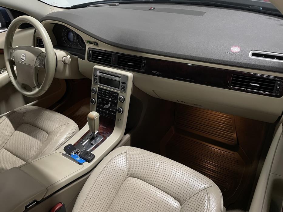 VOLVO XC70 2008
