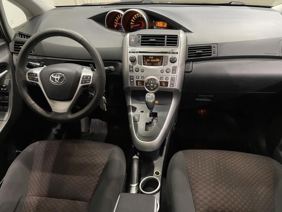 TOYOTA Verso 2011