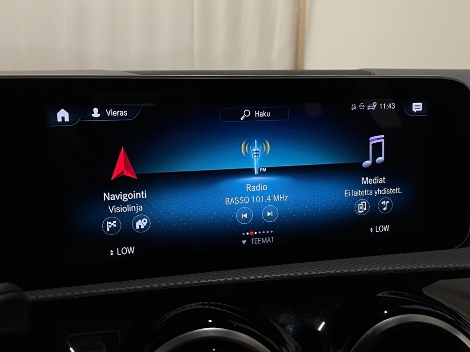 MERCEDES-BENZ A 2020