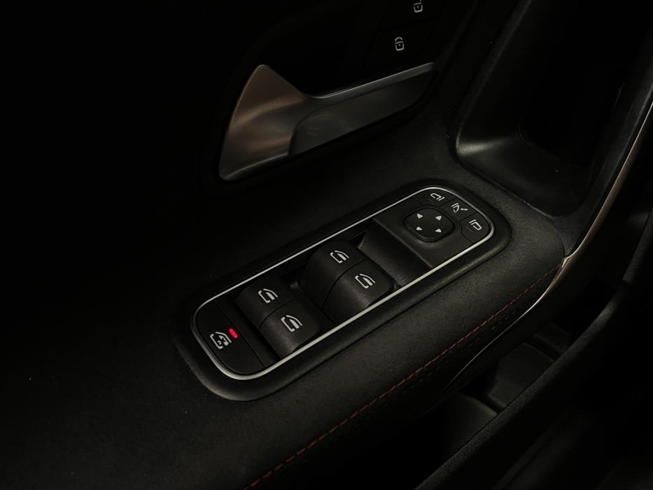 MERCEDES-BENZ A 2020