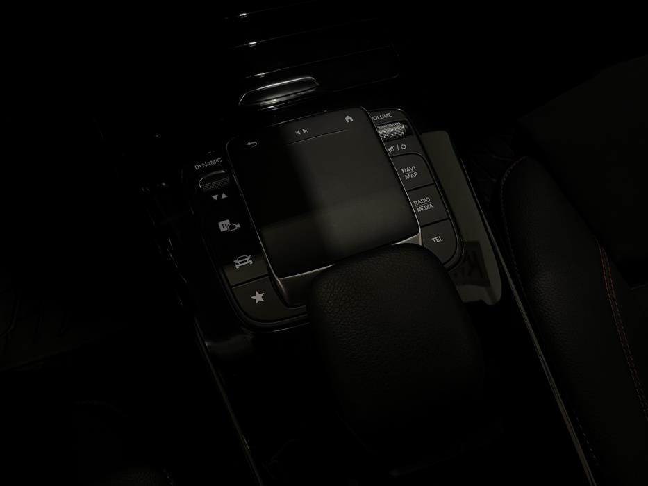 MERCEDES-BENZ A 2020