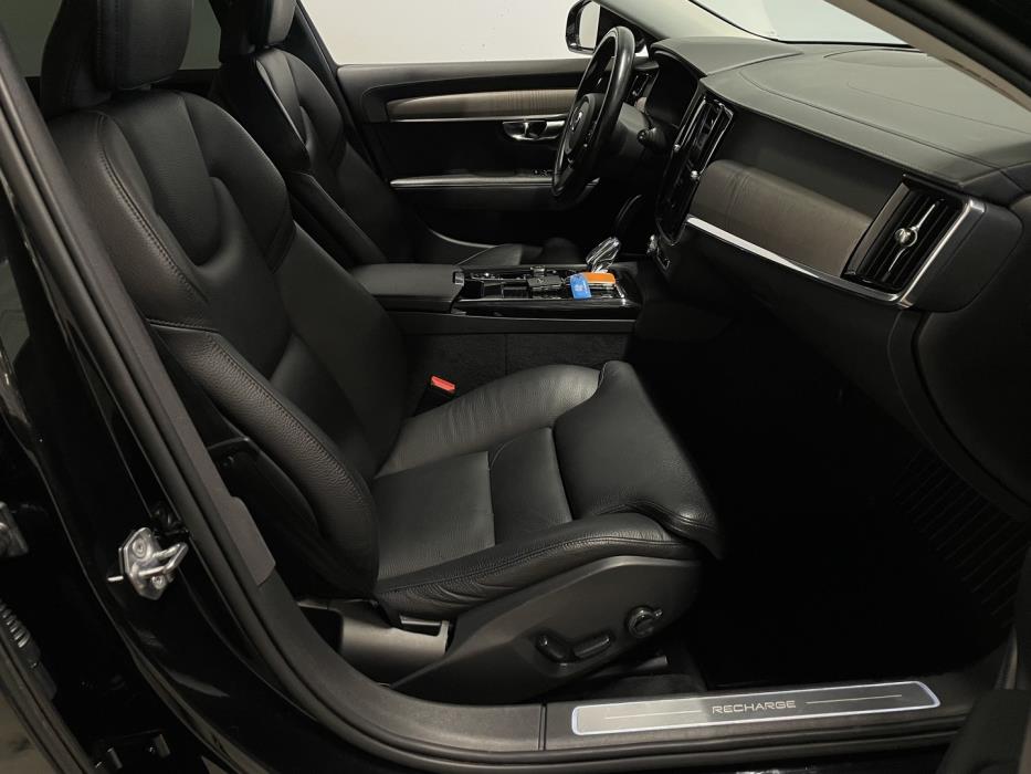 VOLVO V90 2021