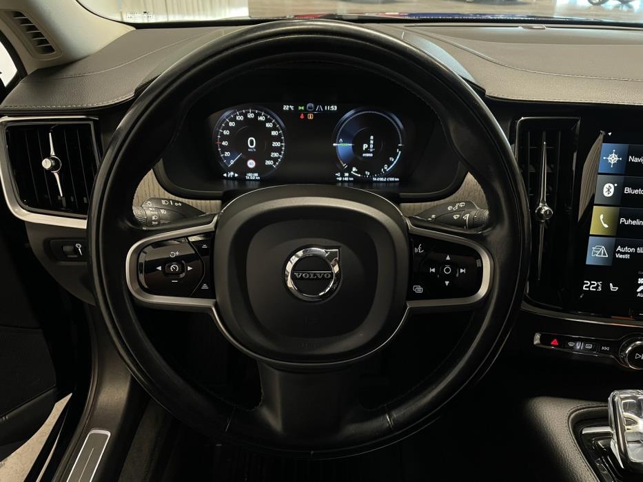 VOLVO V90 2021