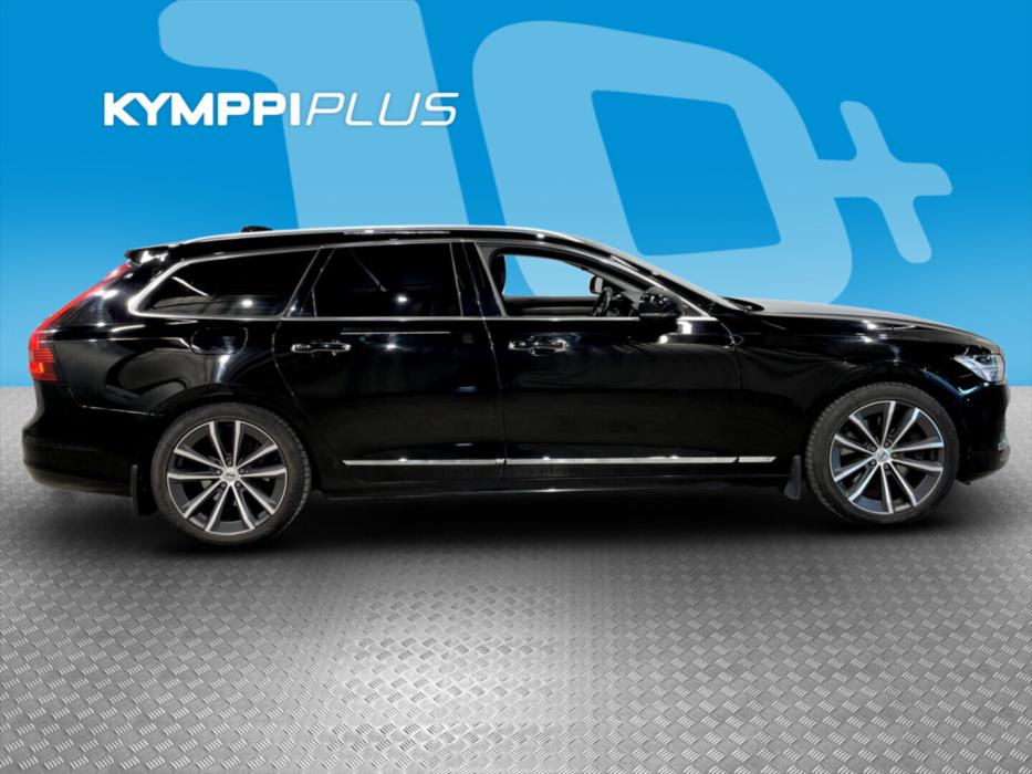 VOLVO V90 2021