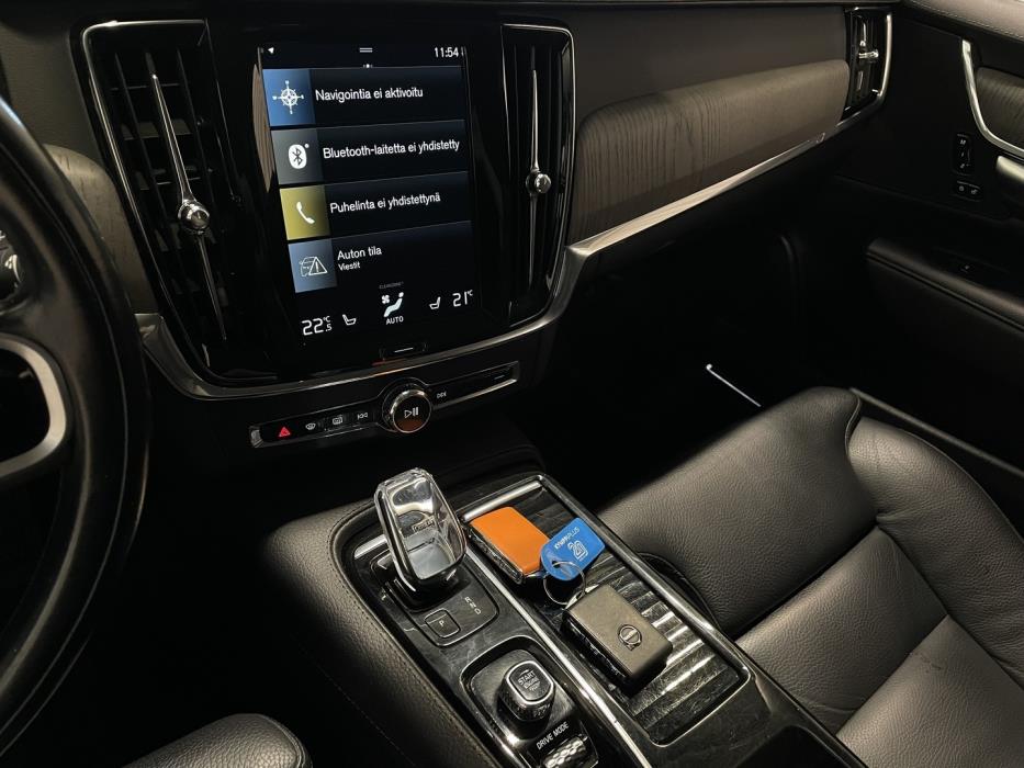 VOLVO V90 2021