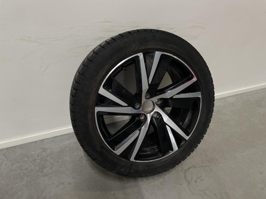 VOLVO V90 2021