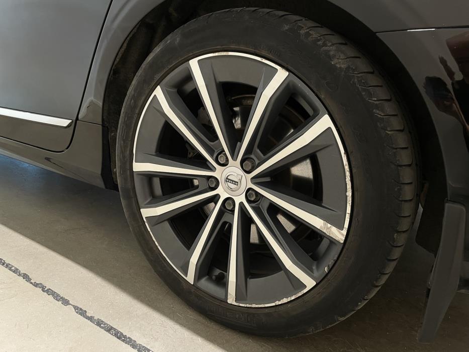 VOLVO V90 2021