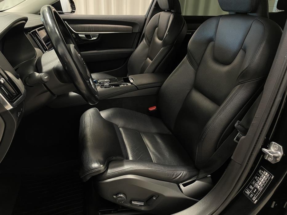 VOLVO V90 2021