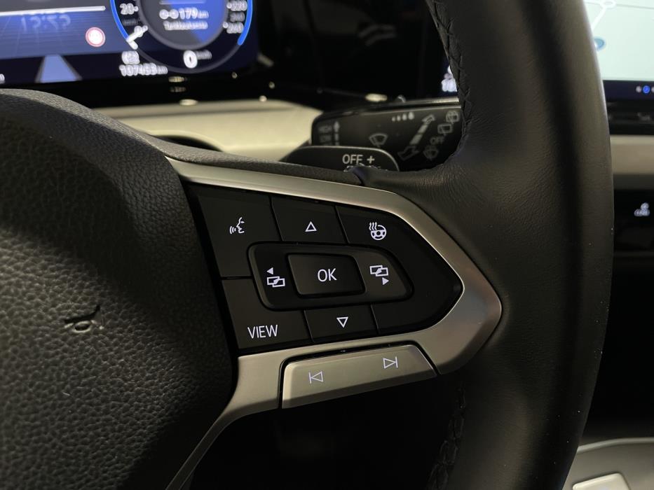 VOLKSWAGEN Golf 2021
