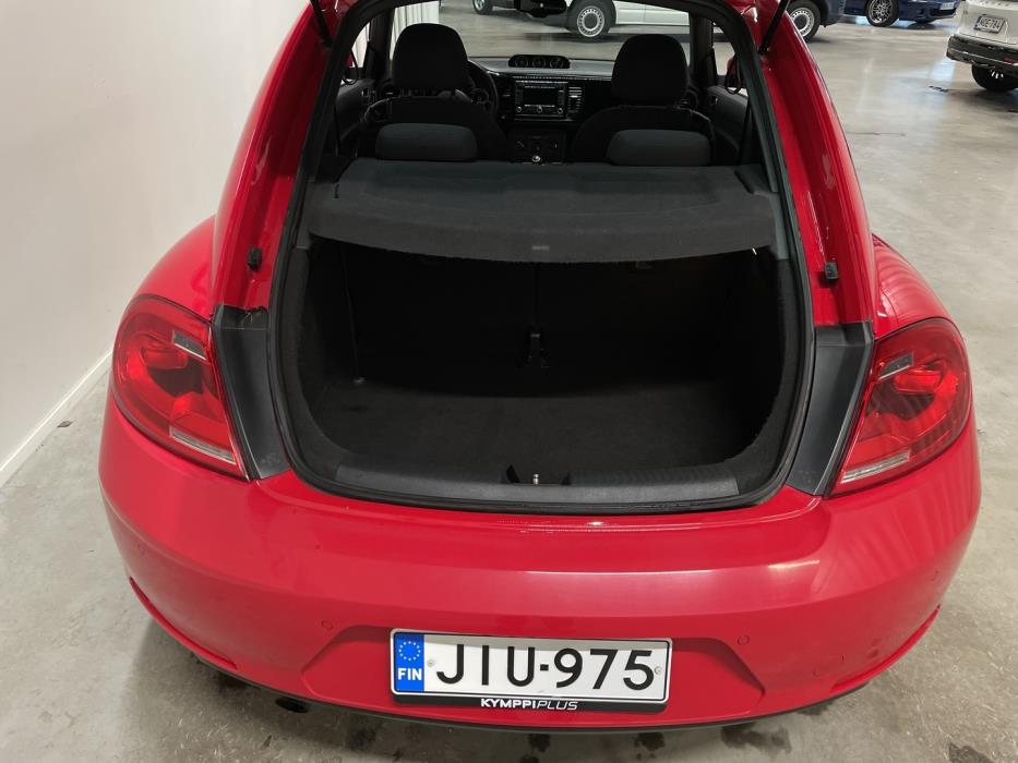VOLKSWAGEN Beetle 2012
