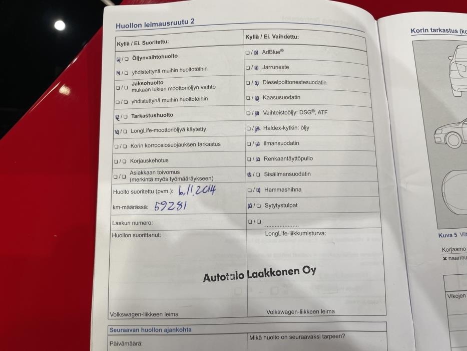 VOLKSWAGEN Beetle 2012