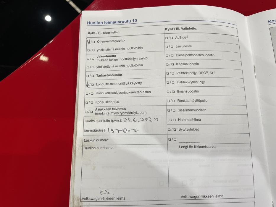 VOLKSWAGEN Beetle 2012