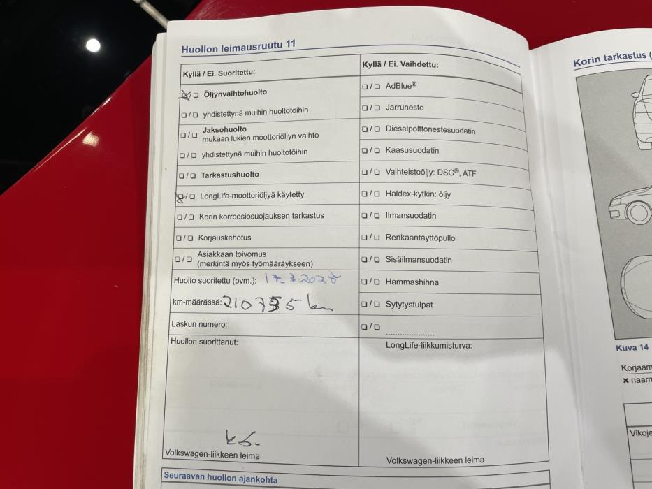 VOLKSWAGEN Beetle 2012