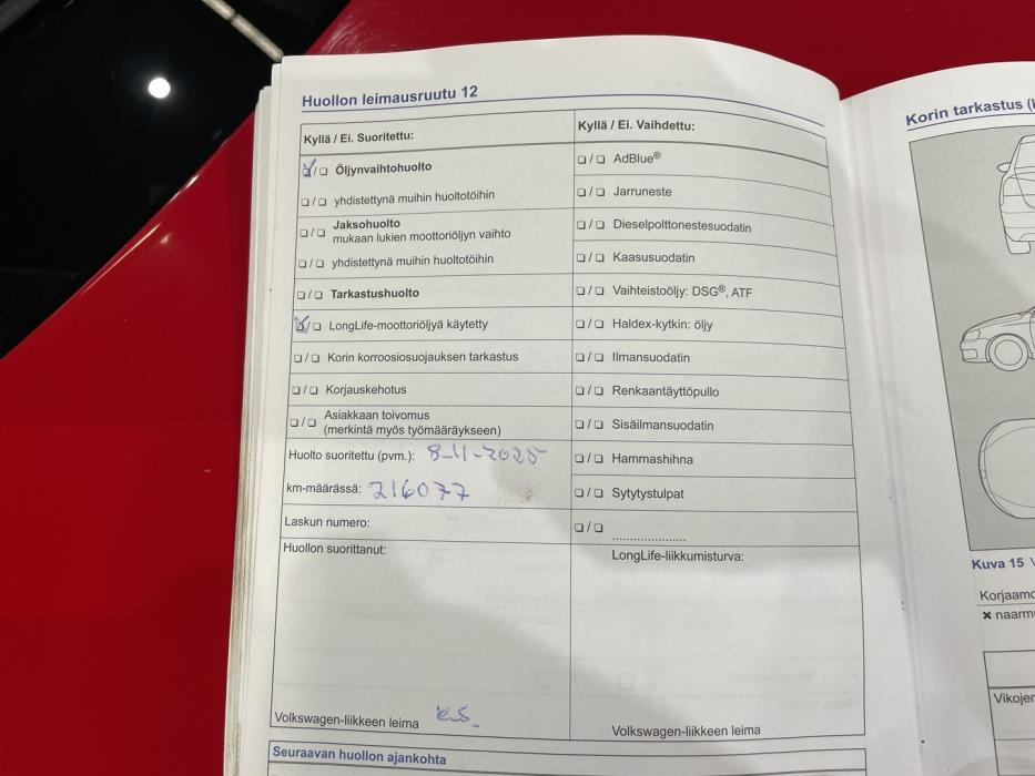 VOLKSWAGEN Beetle 2012