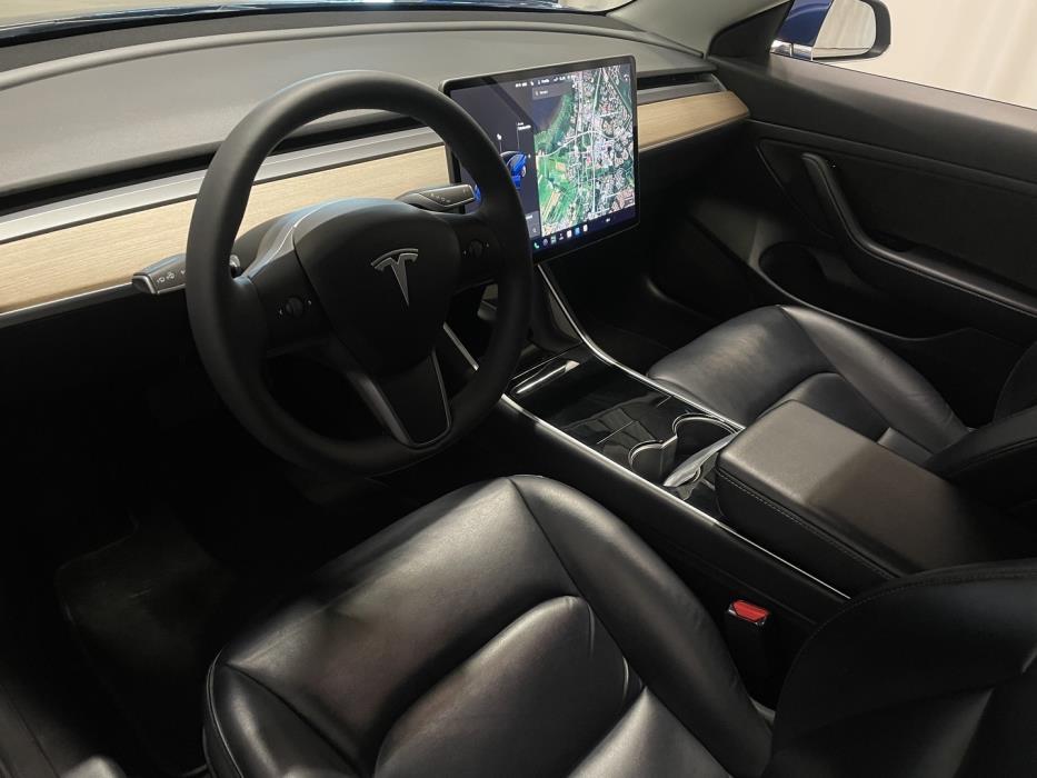 TESLA Model 3 2020