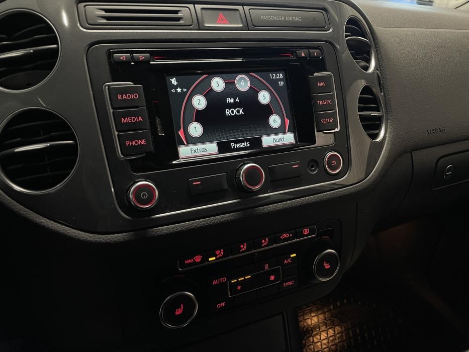 VOLKSWAGEN Tiguan 2014