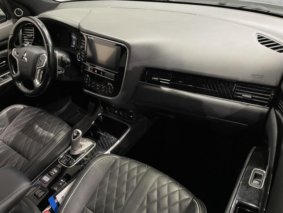 MITSUBISHI Outlander PHEV 2018