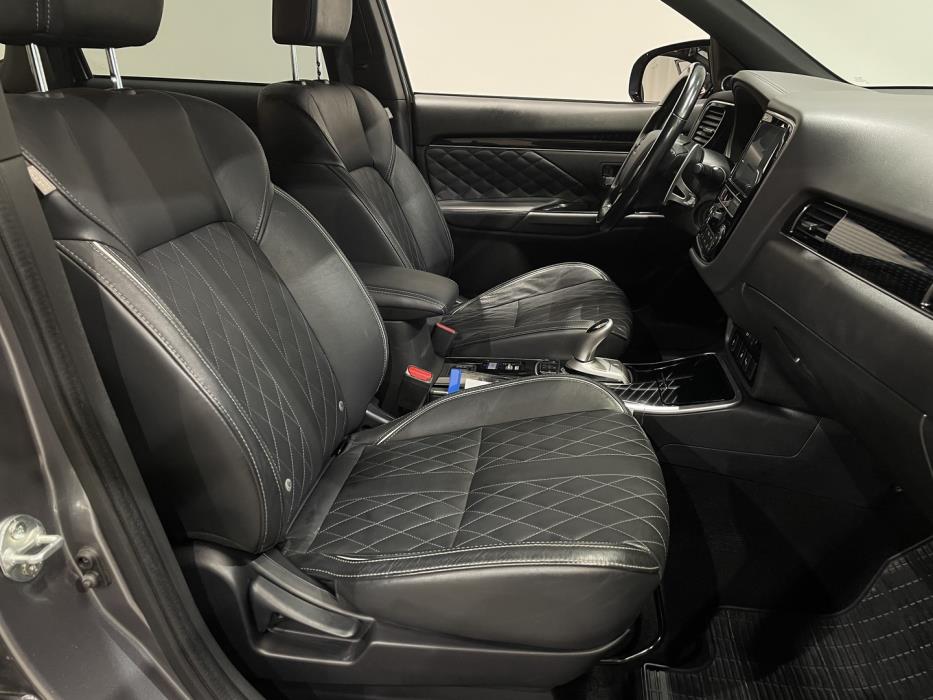 MITSUBISHI Outlander PHEV 2018