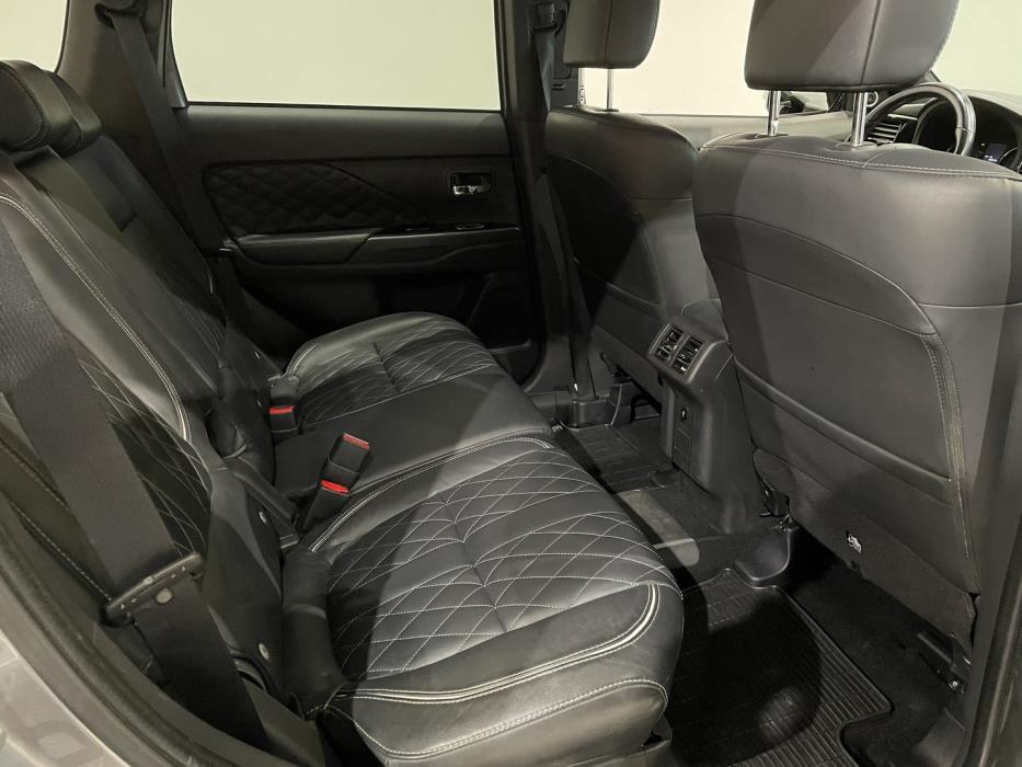 MITSUBISHI Outlander PHEV 2018