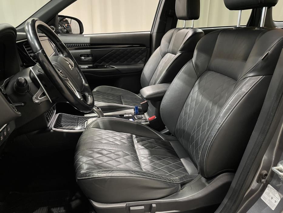 MITSUBISHI Outlander PHEV 2018