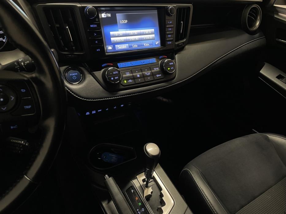 TOYOTA RAV4 2018