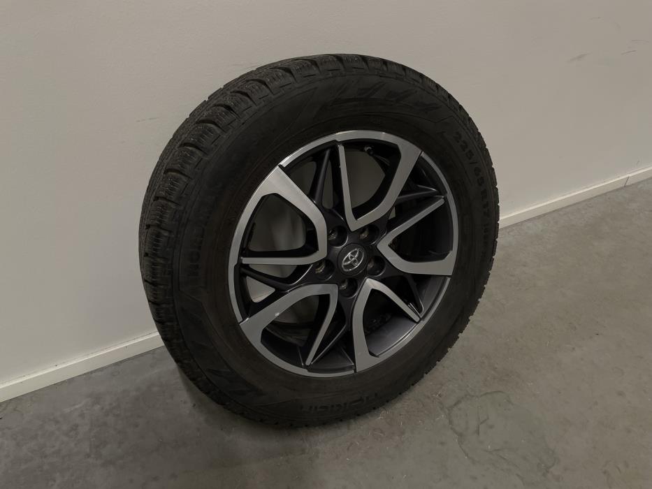 TOYOTA RAV4 2018
