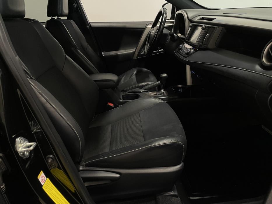 TOYOTA RAV4 2018