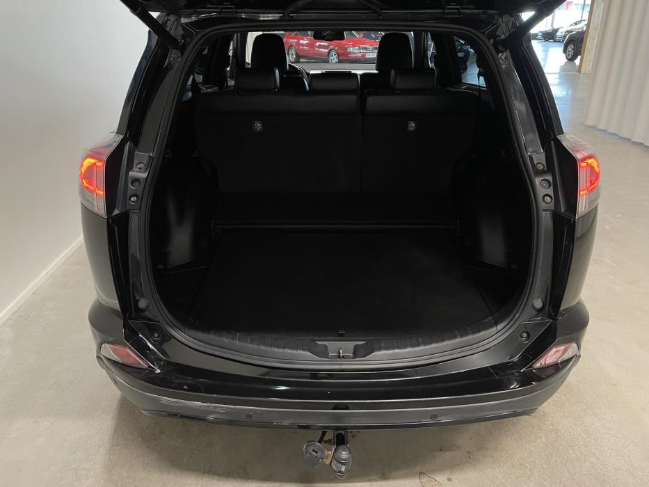 TOYOTA RAV4 2018