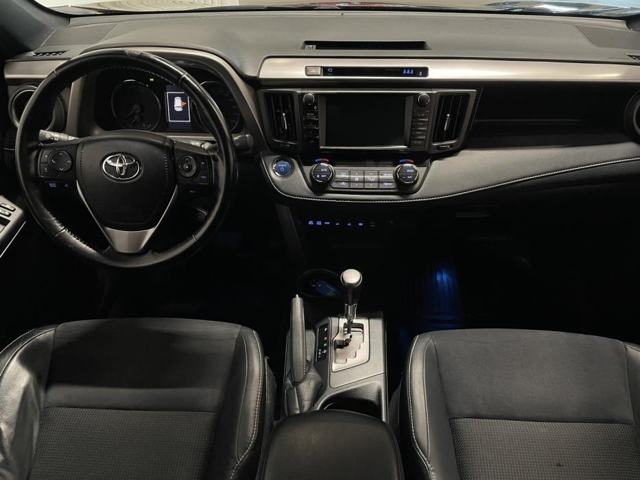 TOYOTA RAV4 2018