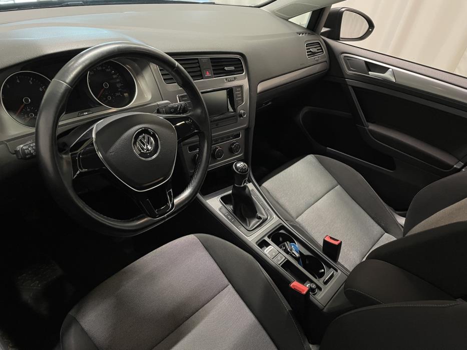 VOLKSWAGEN Golf 2013