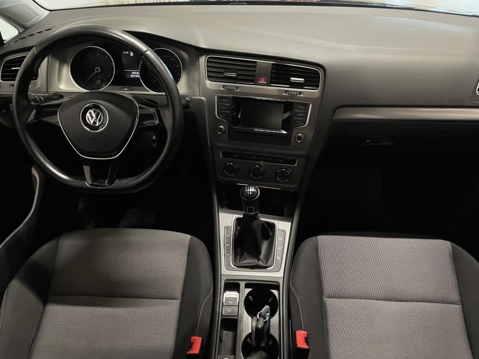 VOLKSWAGEN Golf 2013