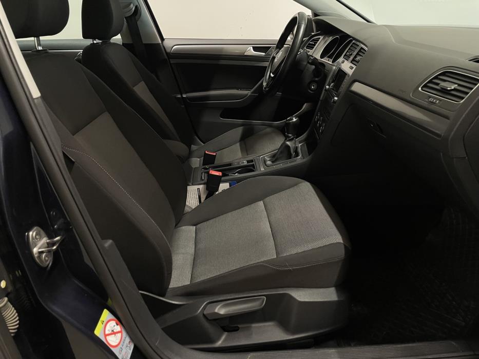 VOLKSWAGEN Golf 2013