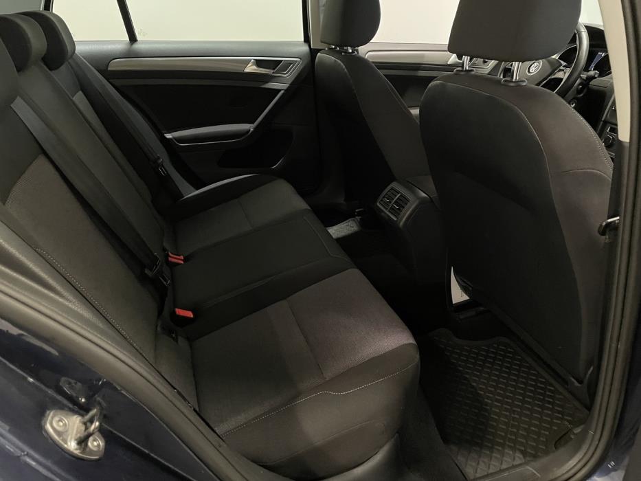 VOLKSWAGEN Golf 2013