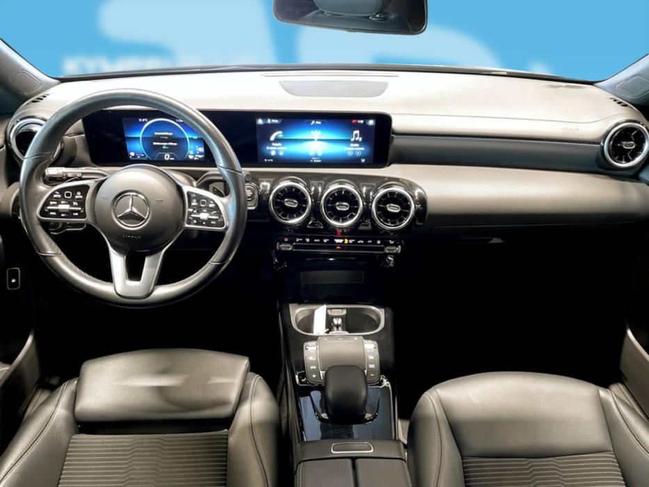 MERCEDES-BENZ CLA 2022