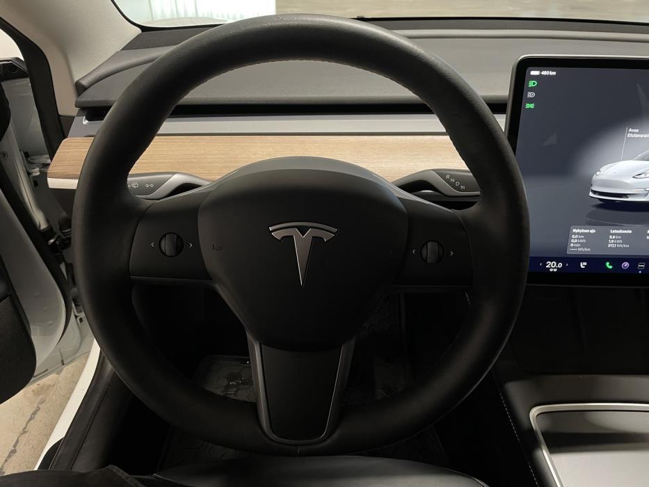 TESLA Model 3 2022