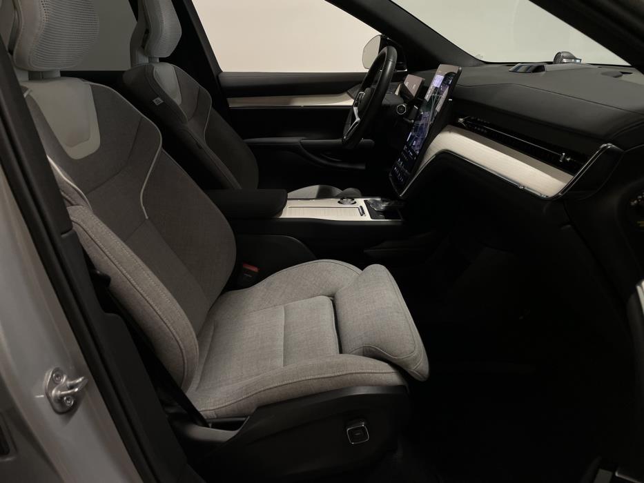 VOLVO EX90 2025